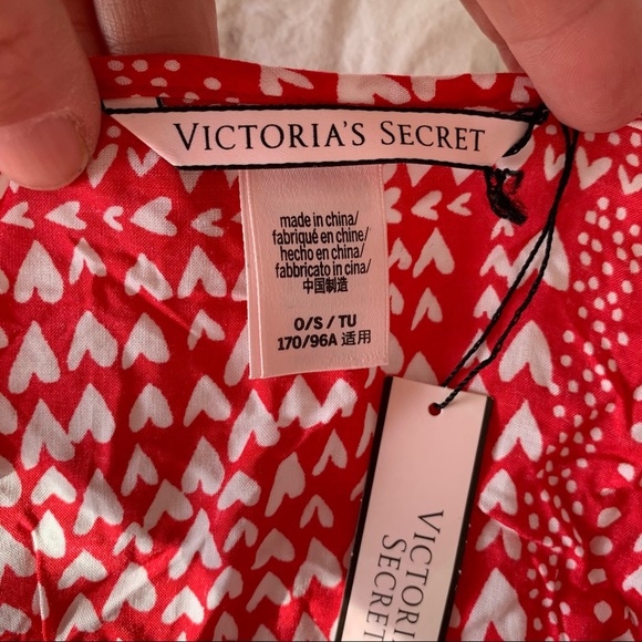 Victoria’s Secret Heart Print tie front top one size fits many NWT - Picture 4 of 6